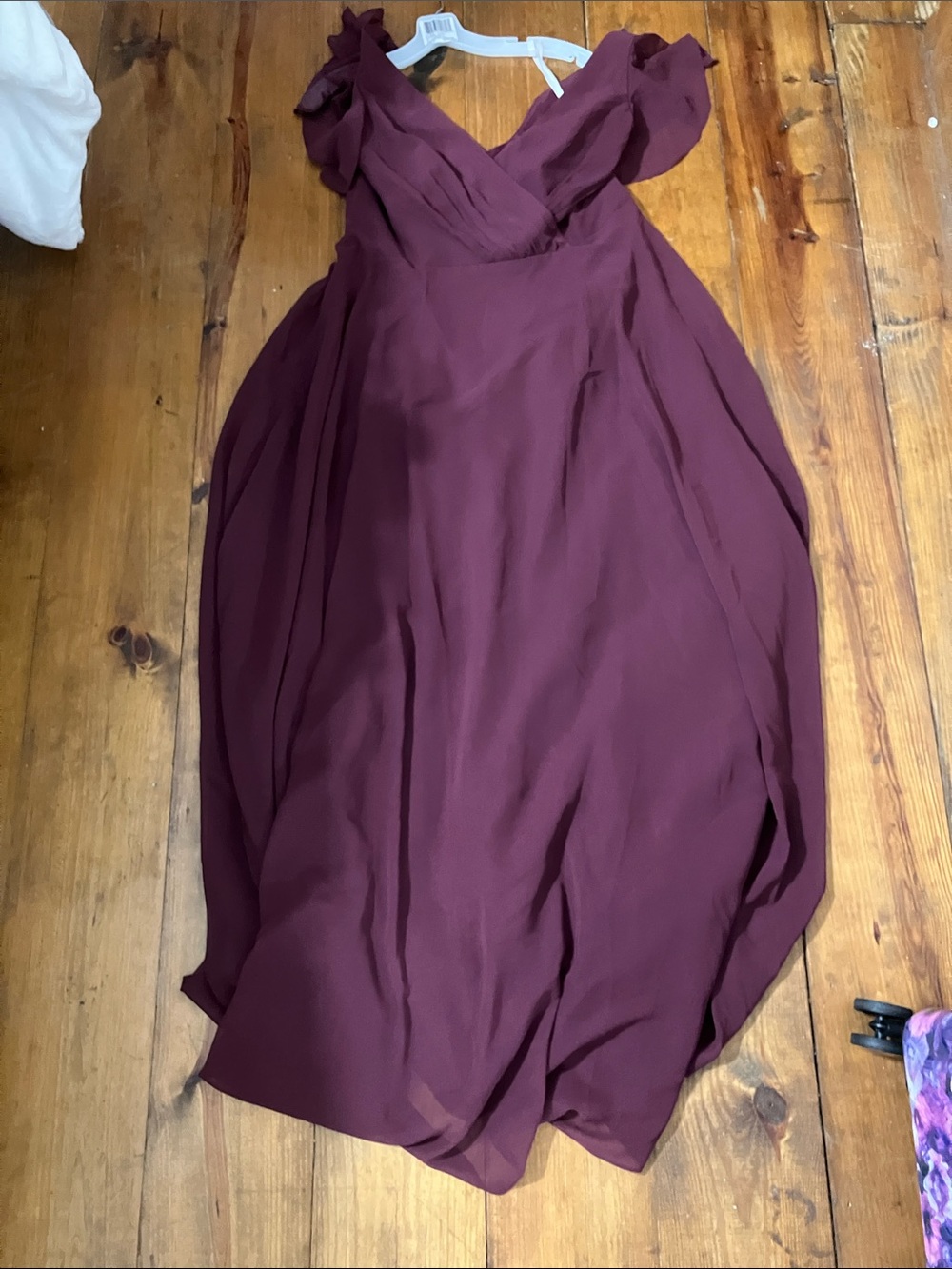 Women's Burgundy Chiffon V-Neck Dress brides made dress 👗.